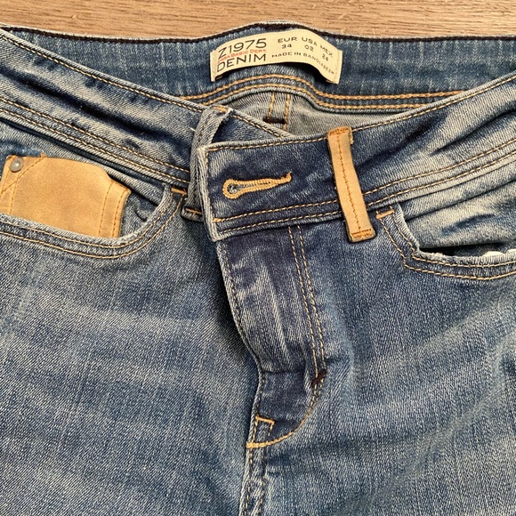Mid waist jeans boot cut light washed denim zara brand size 2 - Picture 5 of 8